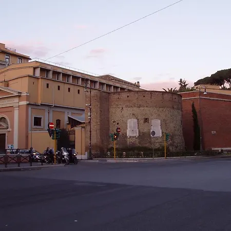 Salotto Vaticano Bed and breakfast 3*